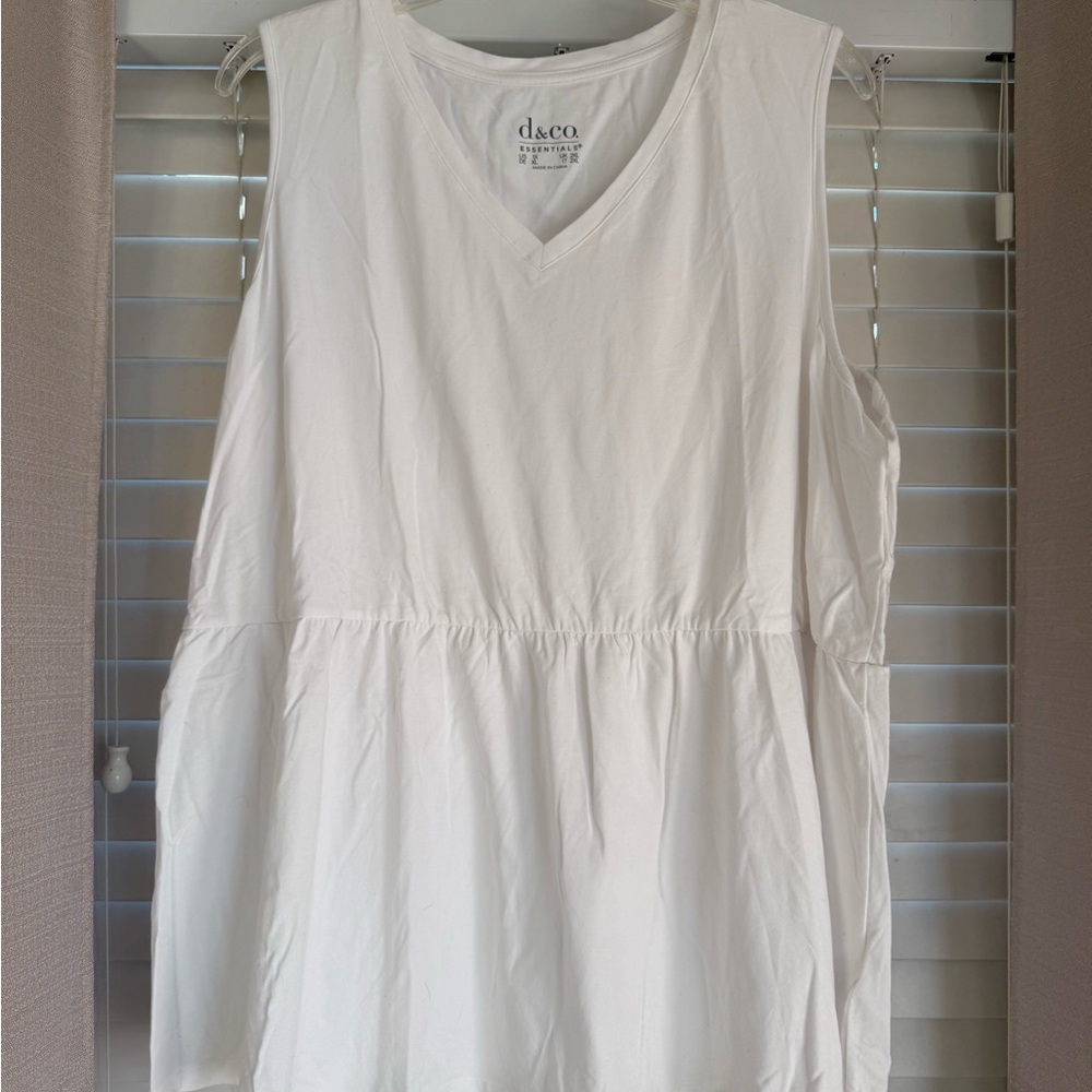 Denim&Co Classic White V-Neck Sleeveless Peplum Tunic